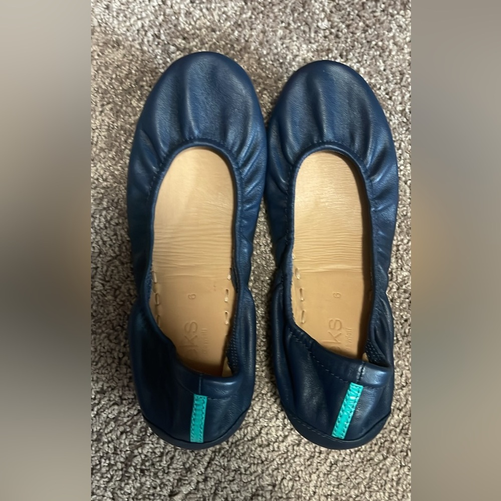 Navy Blue Tieks size 6